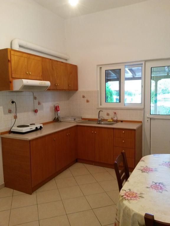 Drakopanagiotaki Rooms Agios Andreas  Rum bild